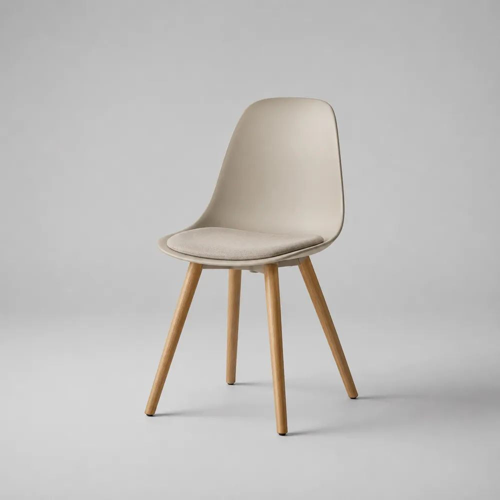 Chaise de salle à manger beige avec pieds en bois de hêtre hauteur 82 cm