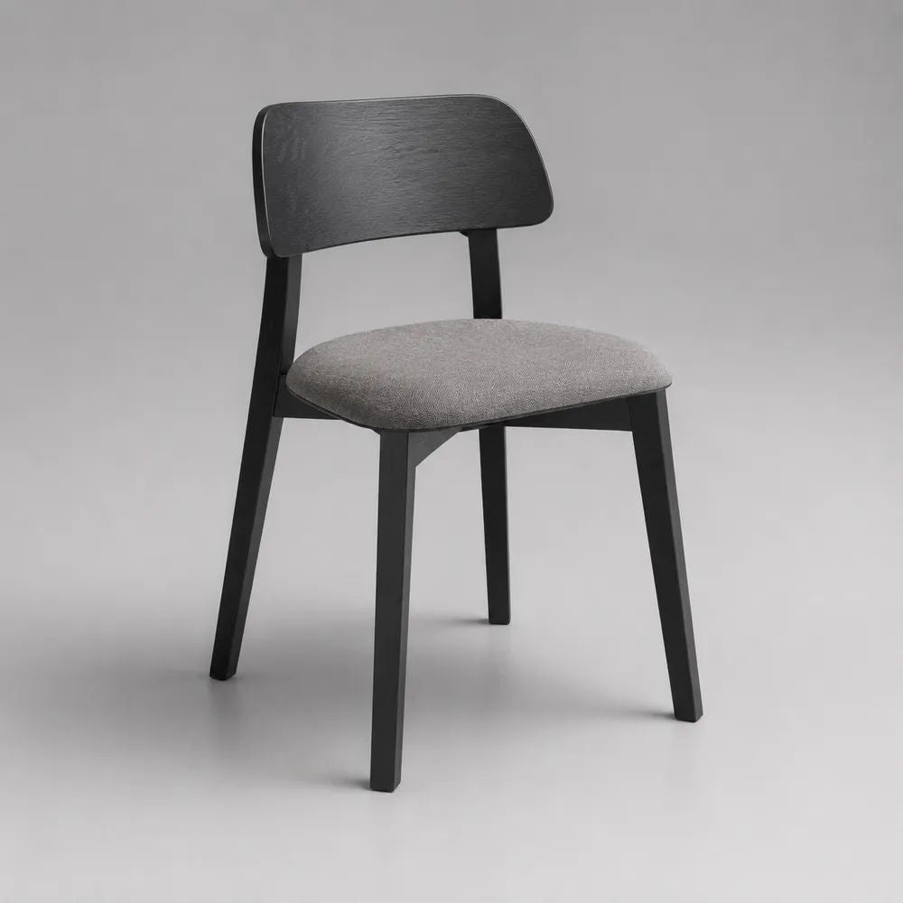 Chaise de salle à manger noire avec assise rembourrée en tissu gris et dossier en bois 50 x 55 x 82 cm
